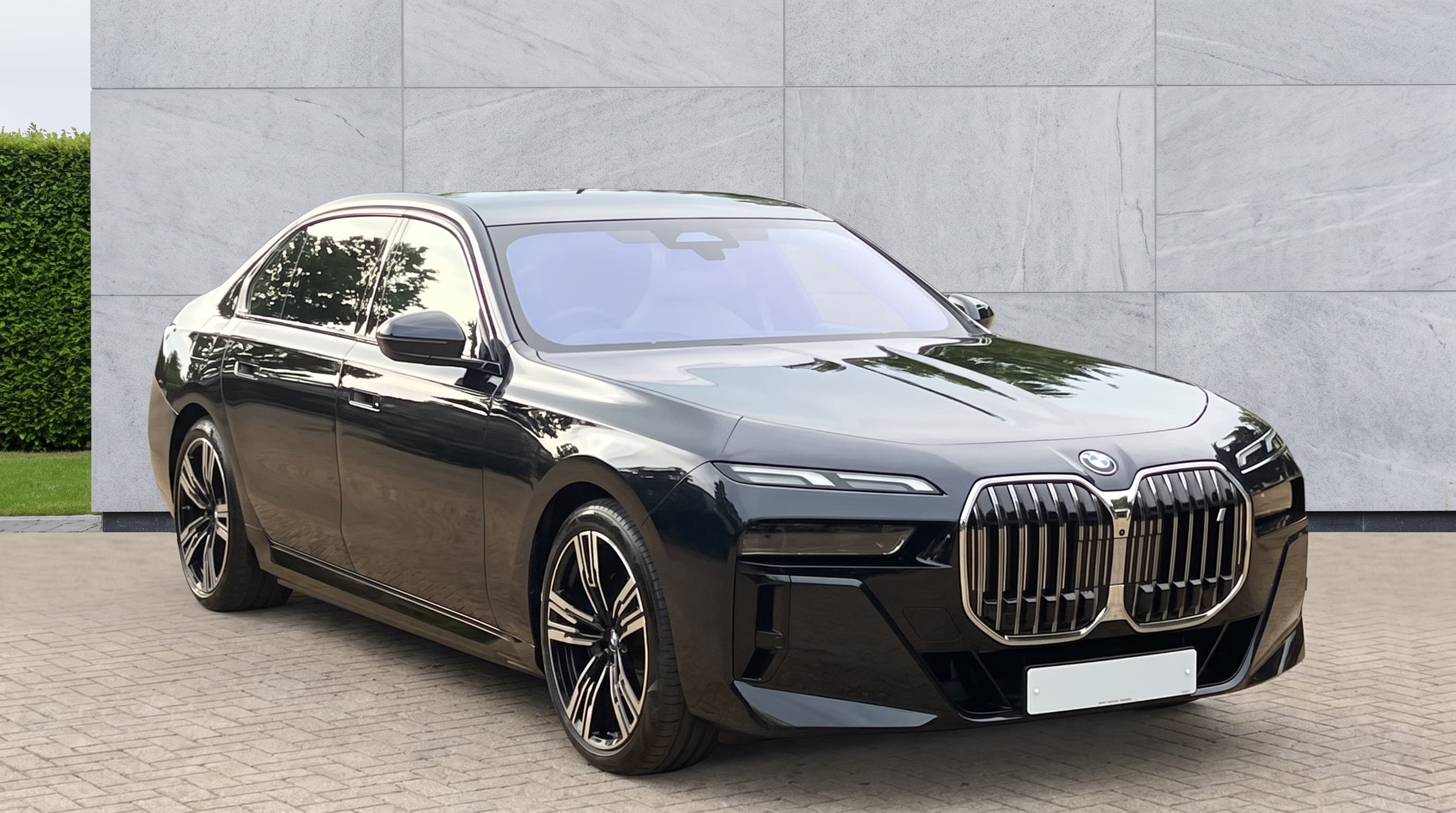 Black BMW i7 electric luxury chauffeur car